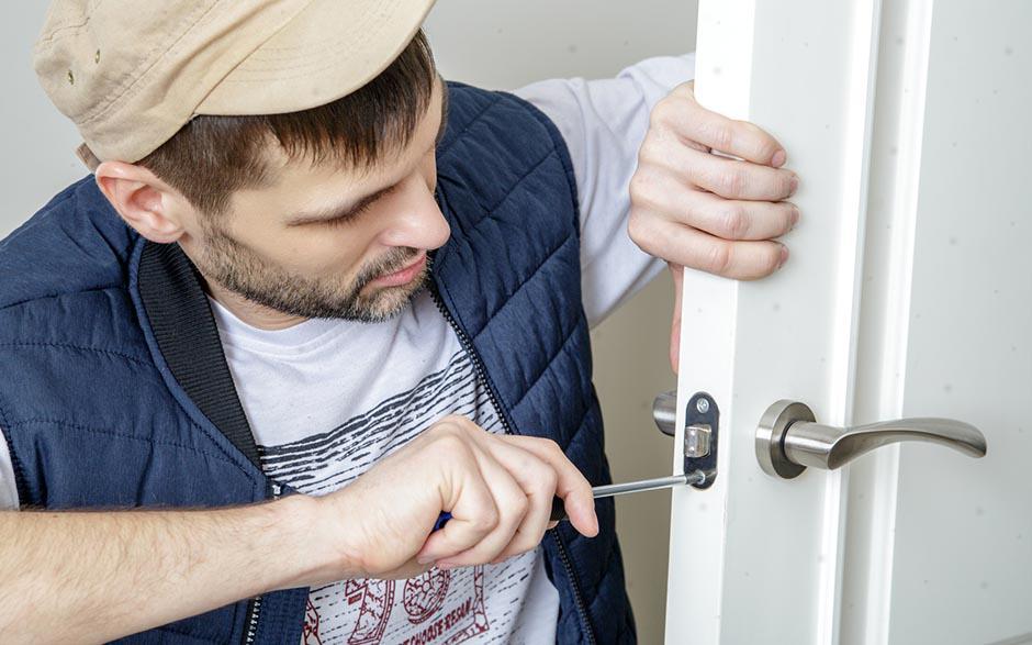 ouvrir une porte sans clé Paris 8